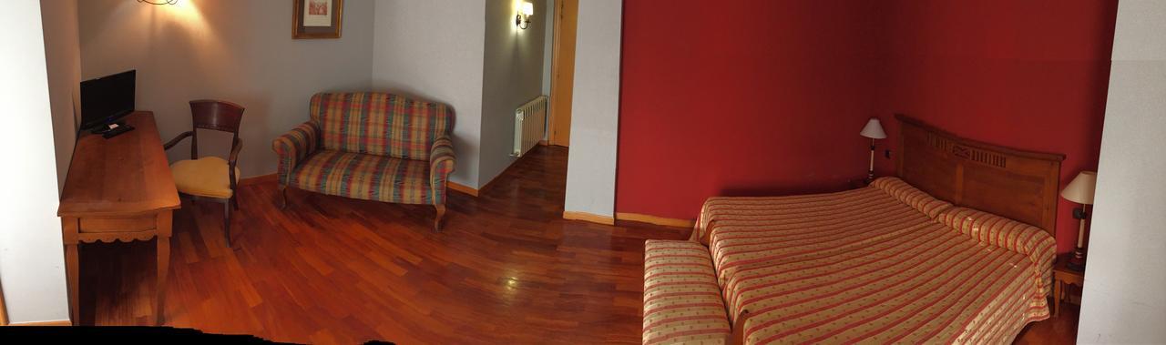 Hotel Los Angeles La Bañeza Buitenkant foto