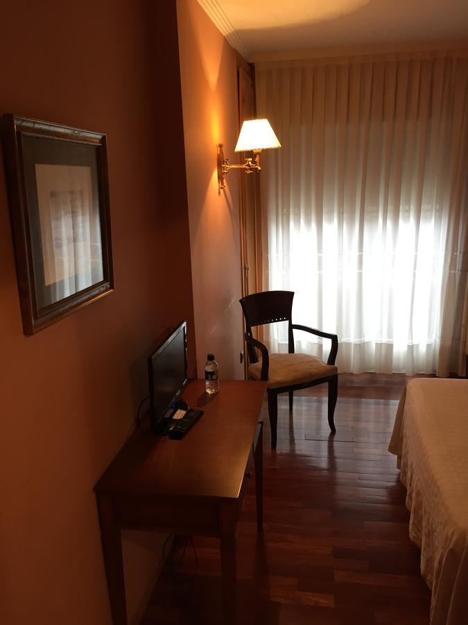 Hotel Los Angeles La Bañeza Buitenkant foto